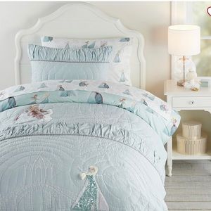 Pottery barn frozen queen bedding set. Includes two pillow cases and quilt.